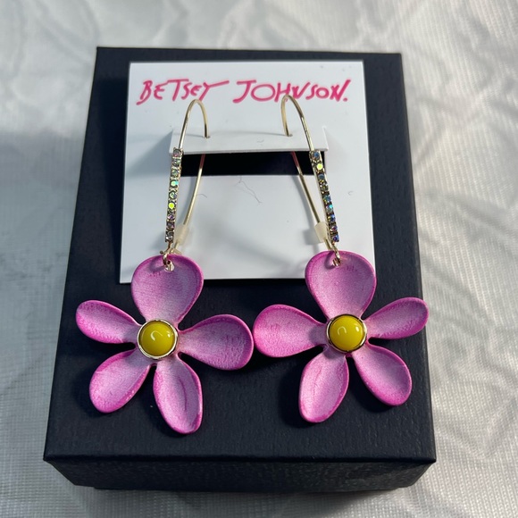 🚨🧾SOLD🧾🚨🌸 Betsey Johnson Gold Shepherds Hook Style Daisy Earrings - Picture 7 of 10